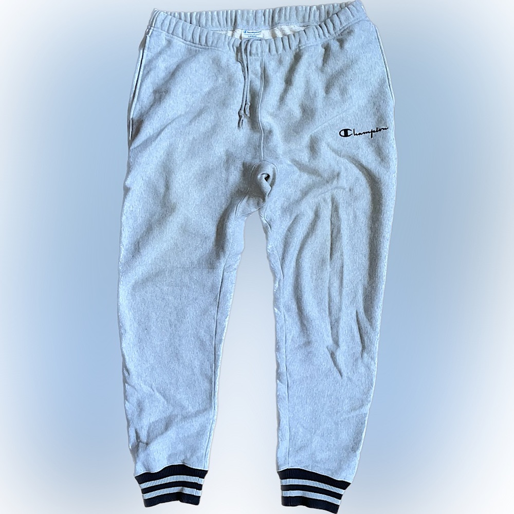 Grey Champion Sweatpants with pockets and backpocket